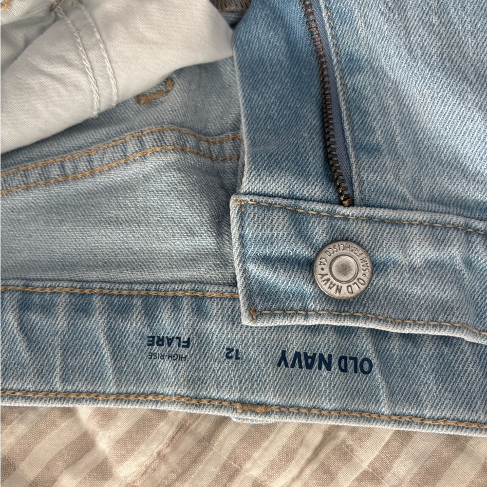 Light Blue Distressed jeans - Picture 2 of 4